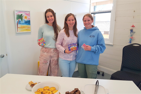 Volunteers at the Diamond Creek Living & Learning Hub